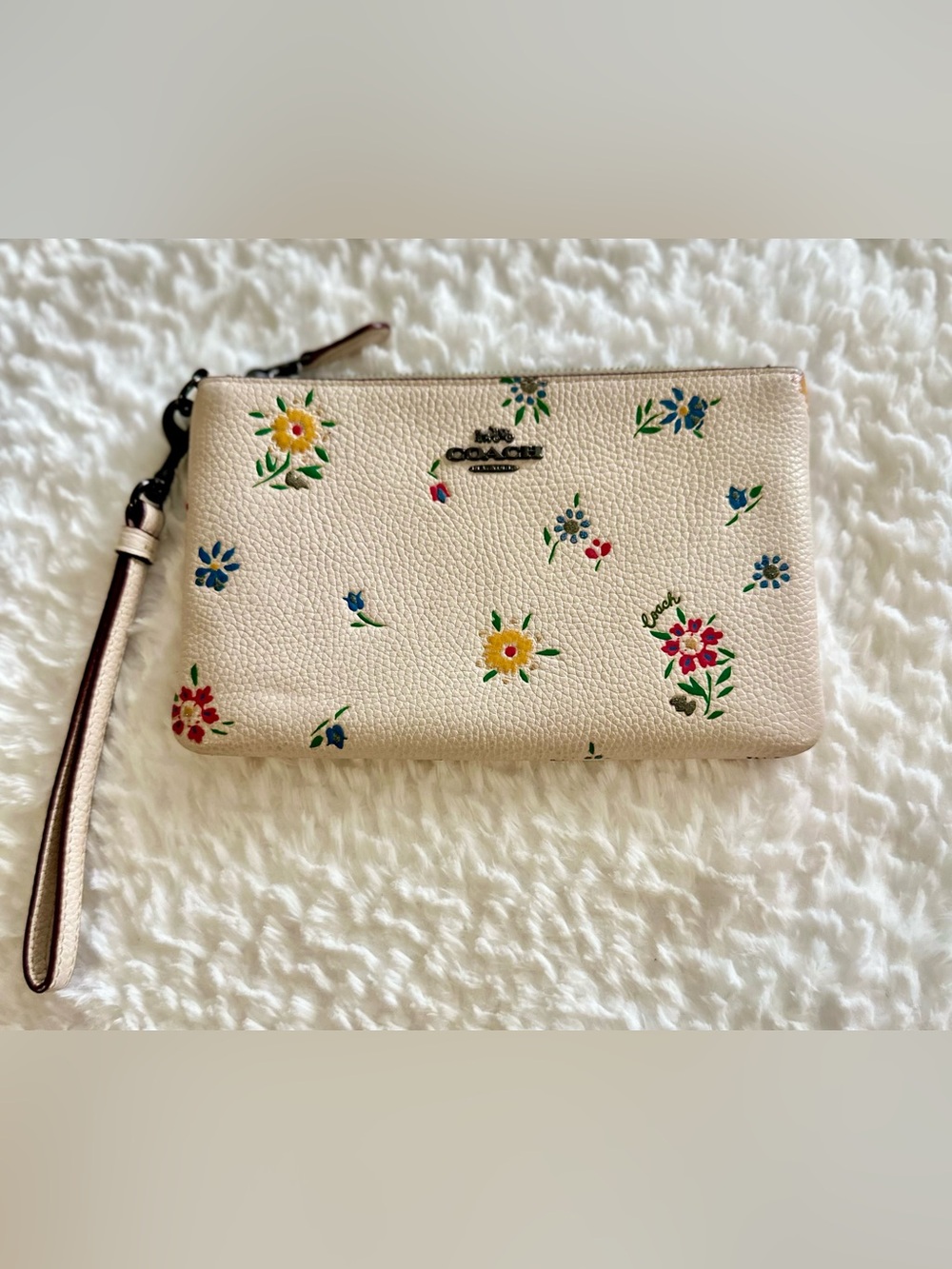 Coach Cream Floral Zip Wristlet